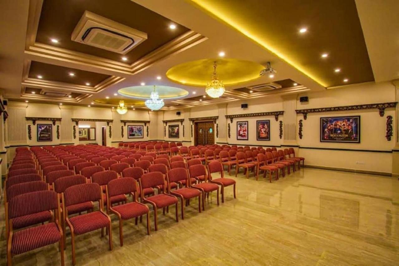 Cinemascope An Apart Hotel Csennai Kültér fotó