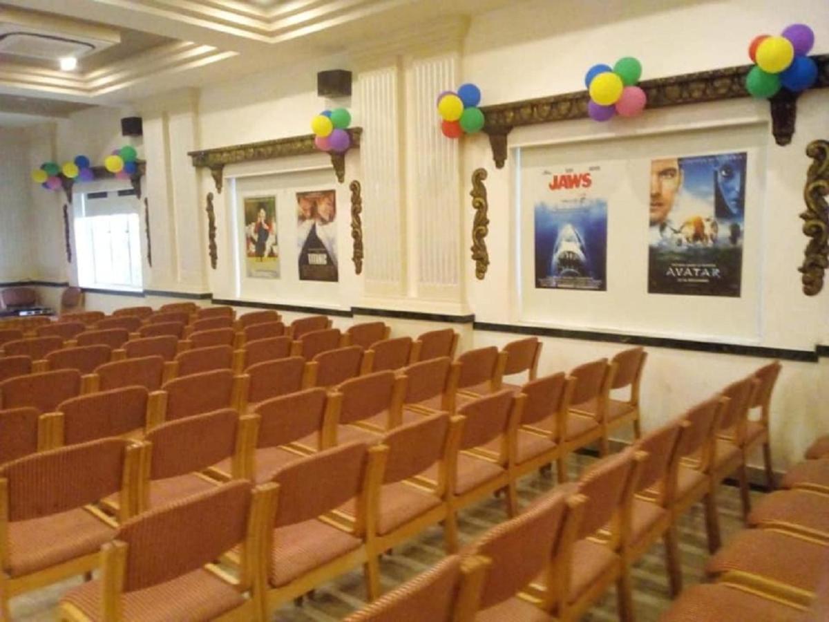 Cinemascope An Apart Hotel Csennai Kültér fotó